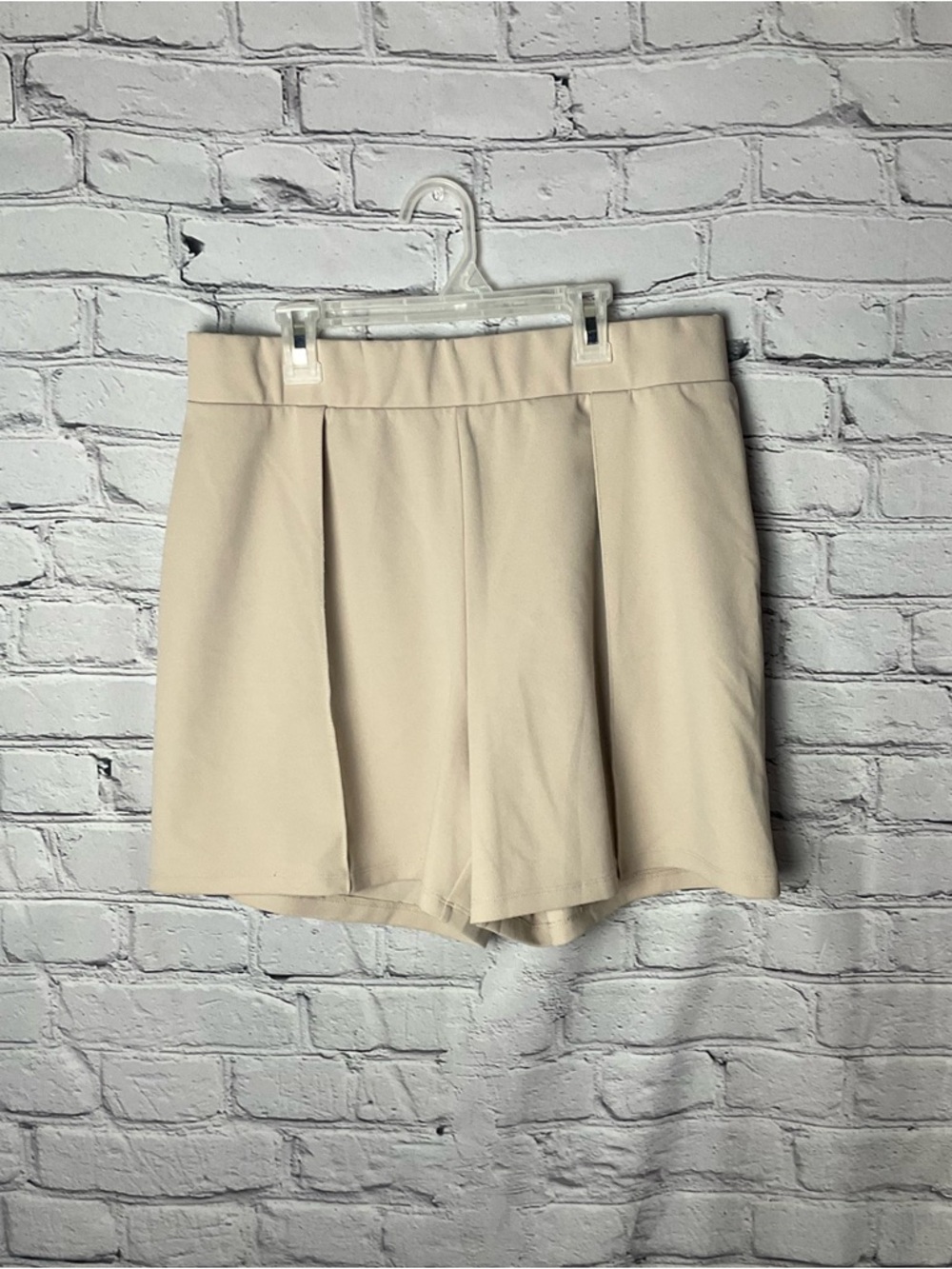 H&M Cream Pleated High-Rise Shorts